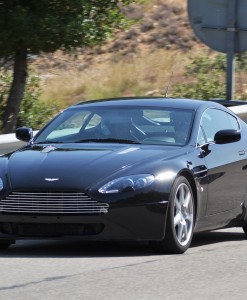 Aston Martin Vantage 1