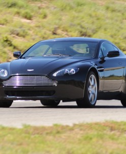 Aston Martin Vantage 2